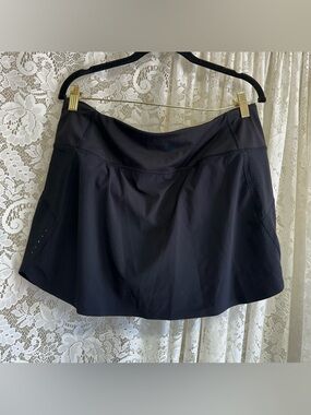 Athleta Black Run With It 14” Skort